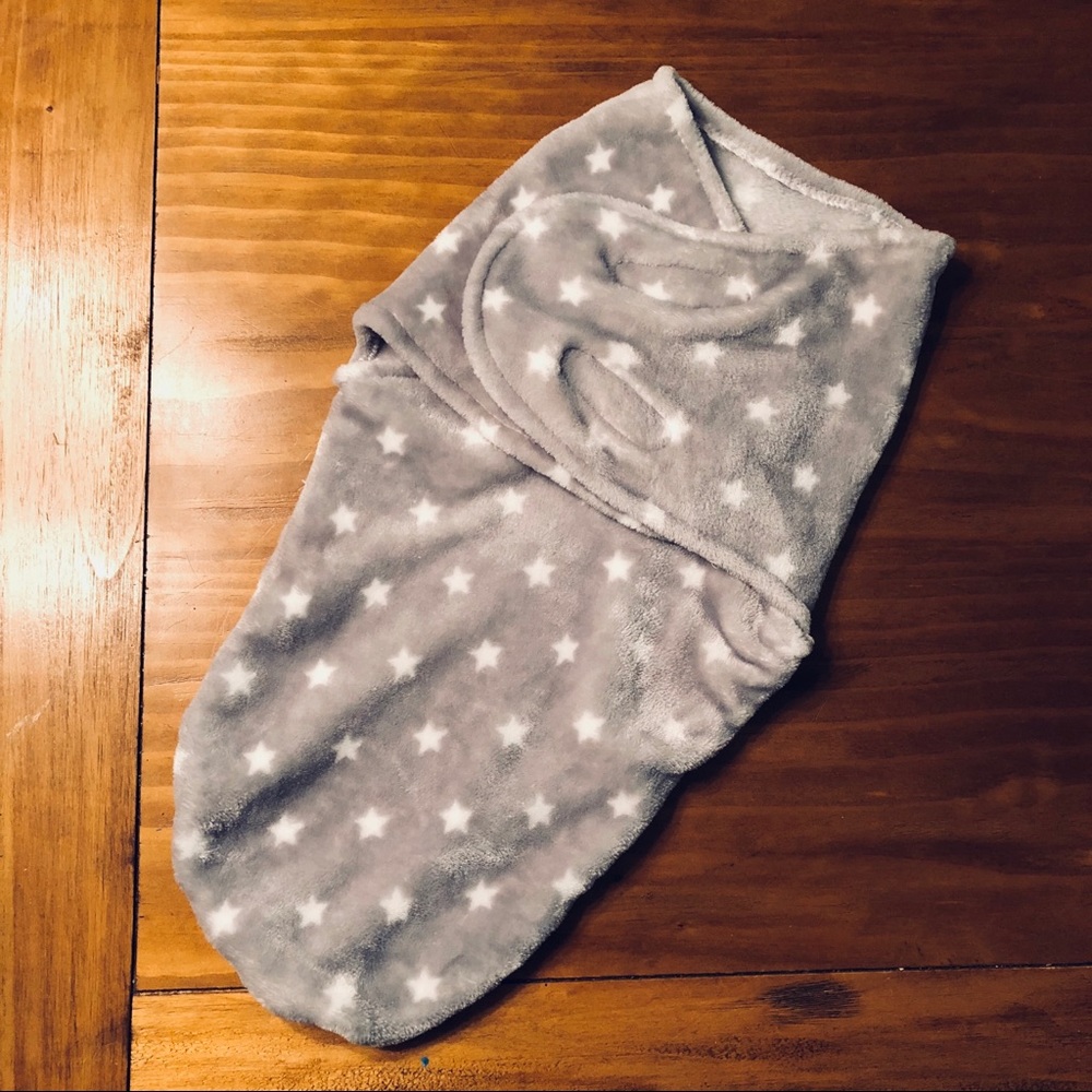 NWOT Grey Star Baby Velcro Snuggle Swaddle